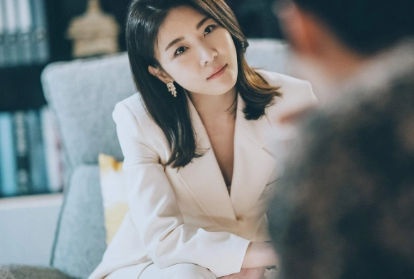 Кадр из дорамы Выход на бис