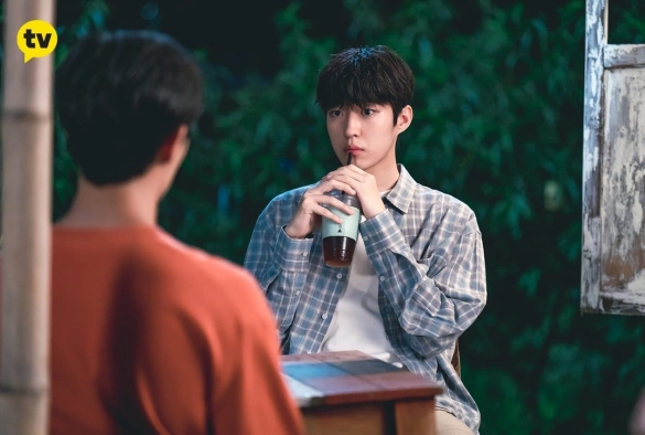 Кадр из дорамы Неожиданный деревенский дневник