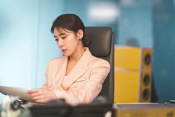 Кадр из дорамы Выход на бис