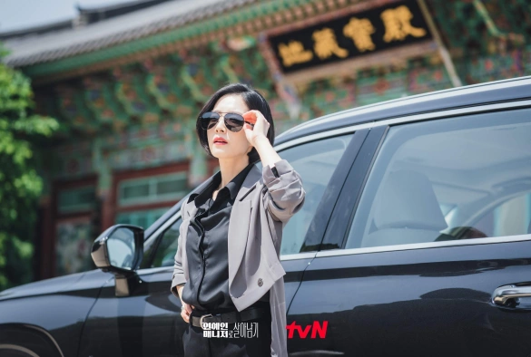 Кадр из дорамы Позвоните моему агенту