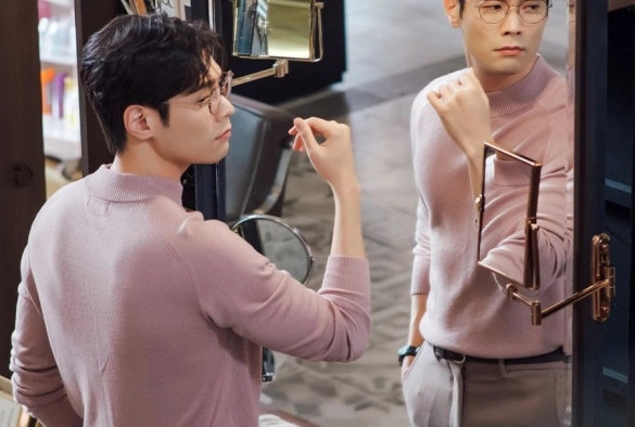 Кадр из дорамы Высоко парящая бабочка