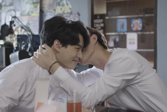 Кадр из дорамы Потому что мы (всё ещё) вместе