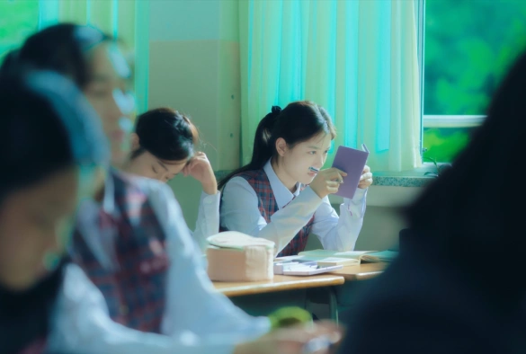 Кадр из дорамы Девушка из 20 века