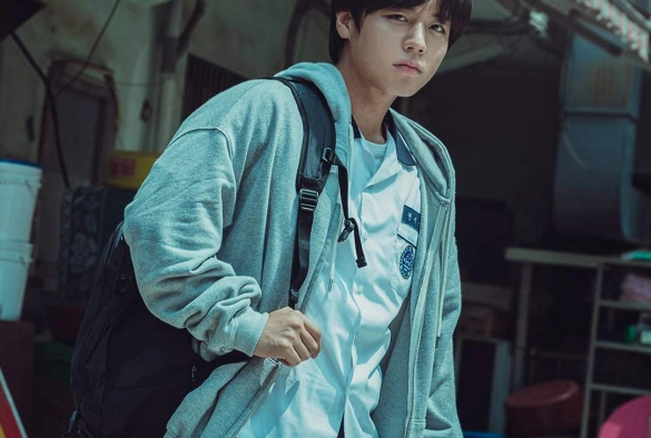 Кадр из дорамы Слабый герой 1 сезон