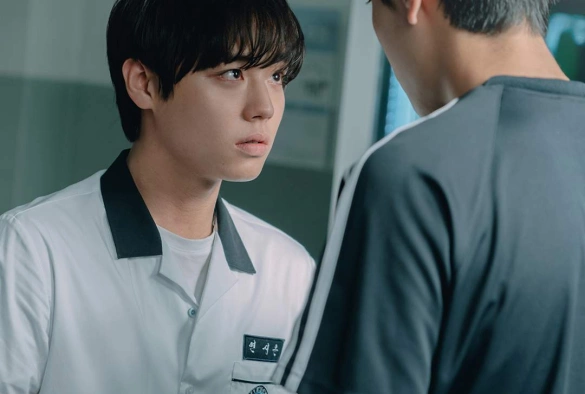 Кадр из дорамы Слабый герой 1 сезон