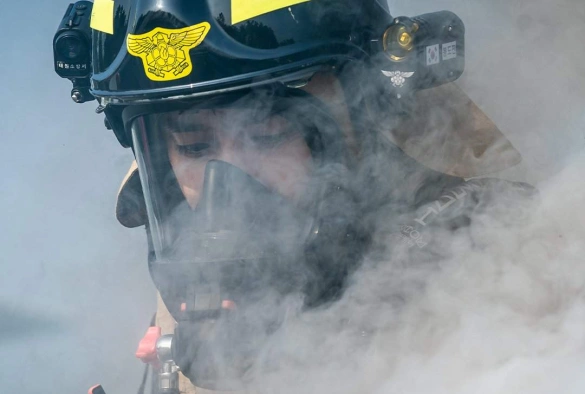 Кадр из дорамы Полицейский участок рядом с пожарной станцией 1 сезон