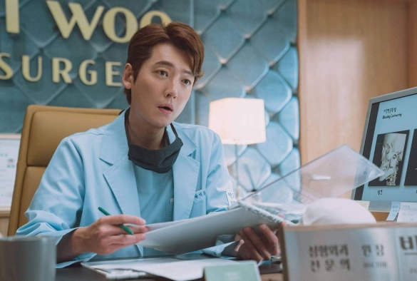 Кадр из дорамы Мужики из пластической хирургии