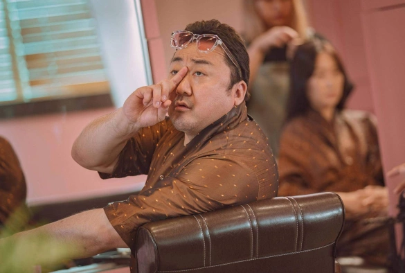 Кадр из дорамы Мужики из пластической хирургии