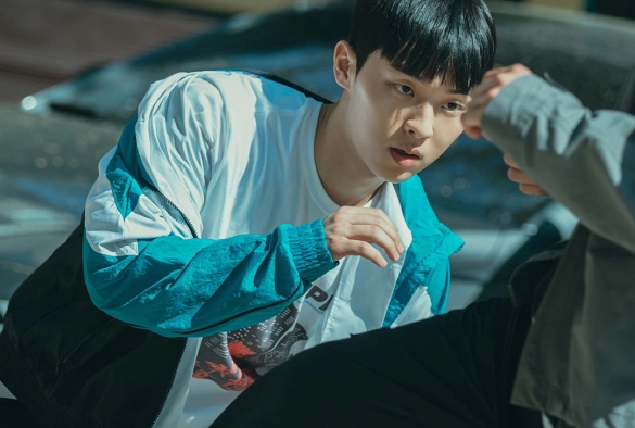 Кадр из дорамы Слабый герой 1 сезон