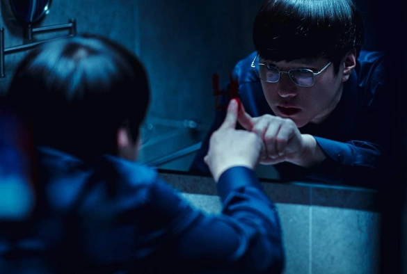 Кадр из дорамы Связь / Соединение