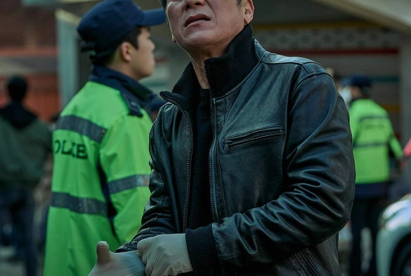 Кадр из дорамы Связь / Соединение