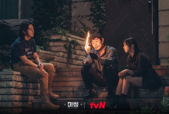 Кадр из дорамы Пропавшие 2 сезон: Другая сторона