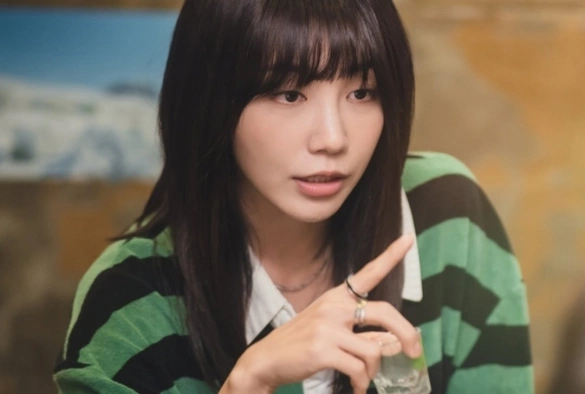 Кадр из дорамы Работай позже, пей сейчас 2 сезон