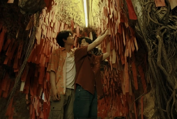 Кадр из дорамы Никогда не отпускай меня