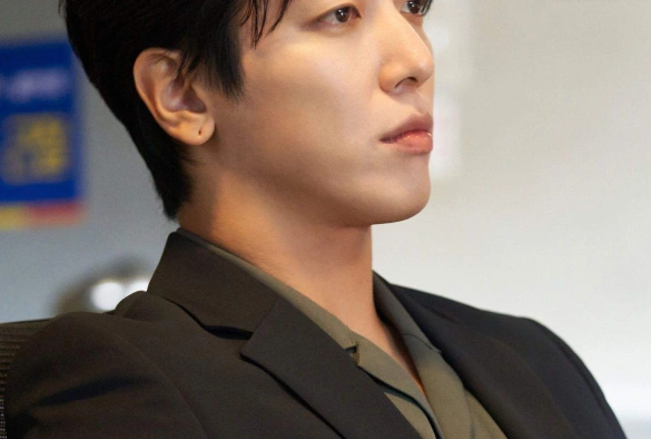 Кадр из дорамы Сотрудничество умов