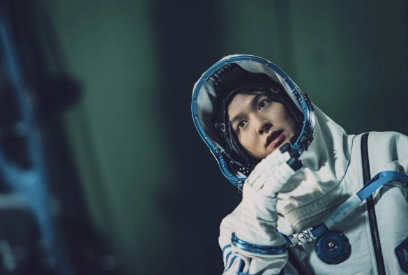 Кадр из дорамы Спроси у звёзд