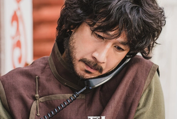 Кадр из дорамы Законные деньги