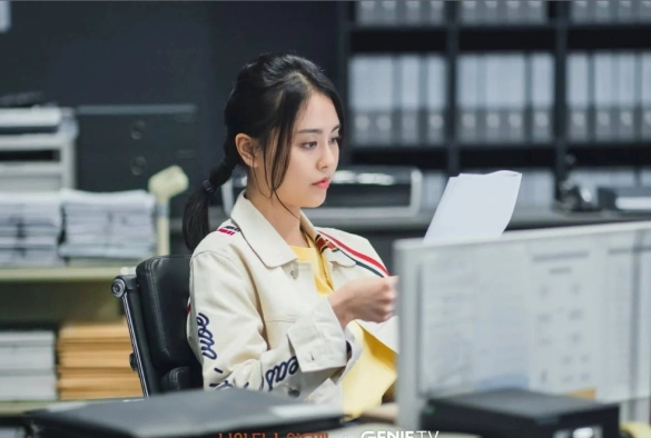 Кадр из дорамы Притворимся, что мы не знакомы?