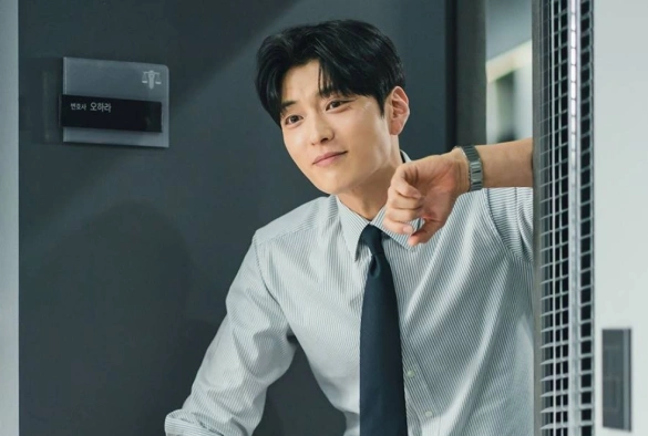 Кадр из дорамы Притворимся, что мы не знакомы?