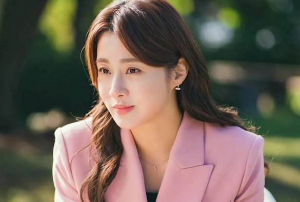 Кадр из дорамы Притворимся, что мы не знакомы?