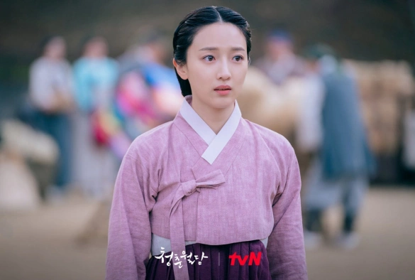 Кадр из дорамы Наша цветущая юность