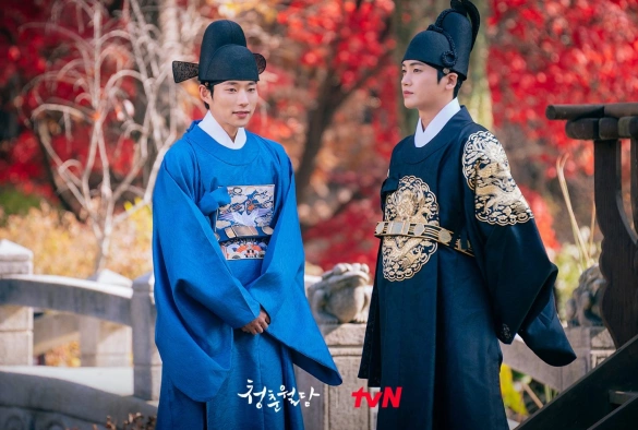 Кадр из дорамы Наша цветущая юность