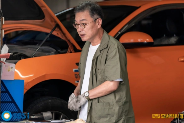 Кадр из дорамы Такси Делюкс 2 сезон