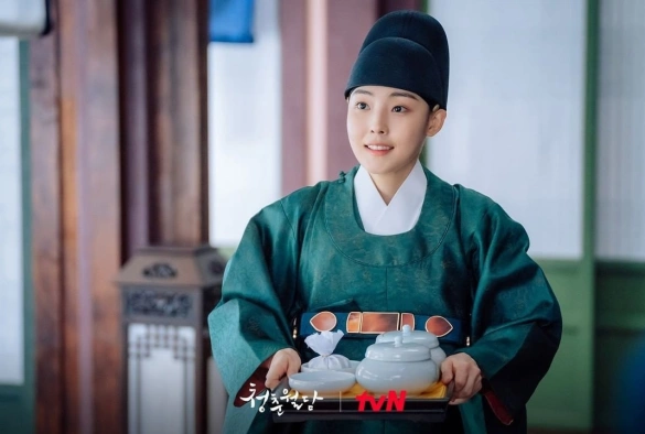 Кадр из дорамы Наша цветущая юность