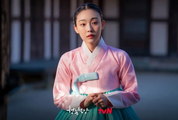 Кадр из дорамы Наша цветущая юность