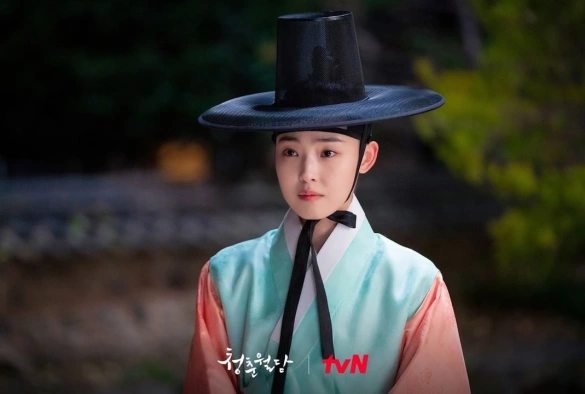 Кадр из дорамы Наша цветущая юность