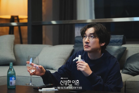 Кадр из дорамы Священный развод