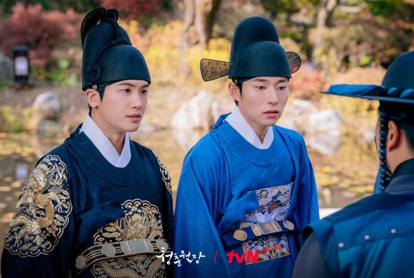 Кадр из дорамы Наша цветущая юность