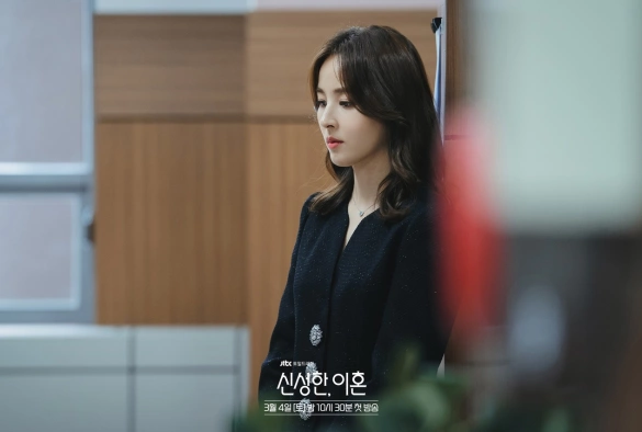 Кадр из дорамы Священный развод