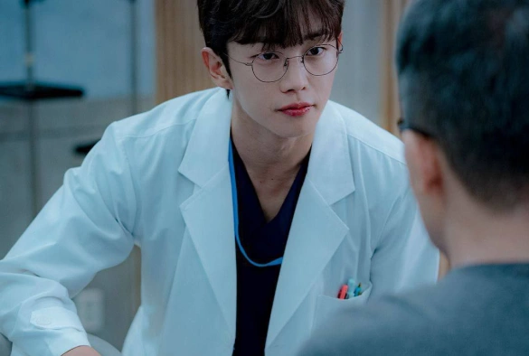 Кадр из дорамы Курьер