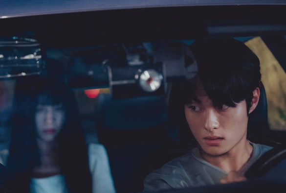 Кадр из дорамы Курьер