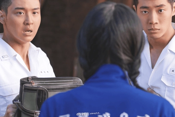 Кадр из дорамы Оазис