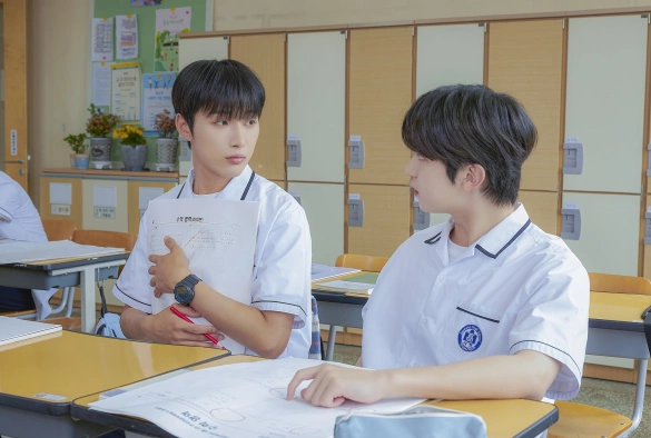 Кадр из дорамы Плечо, чтобы поплакаться