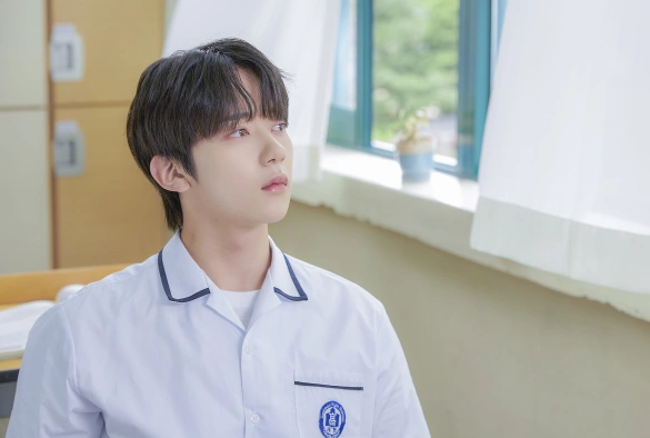 Кадр из дорамы Плечо, чтобы поплакаться