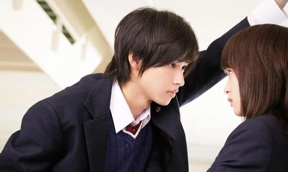 Кадр из дорамы Соседи по комнате