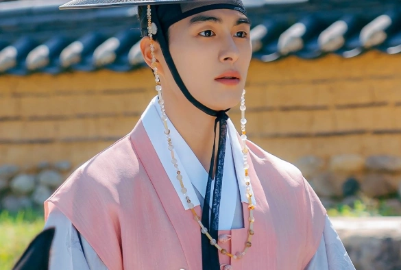 Кадр из дорамы Романтический гостевой дом