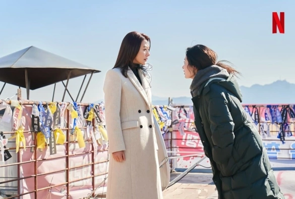 Кадр из дорамы Создательница королевы