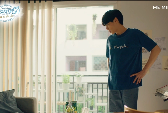 Кадр из дорамы Любовь витает в воздухе