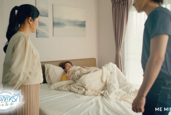 Кадр из дорамы Любовь витает в воздухе