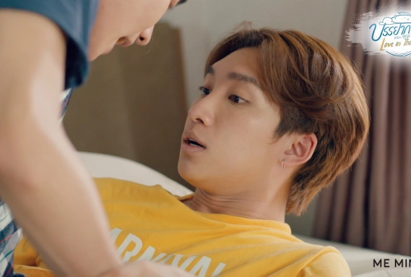 Кадр из дорамы Любовь витает в воздухе