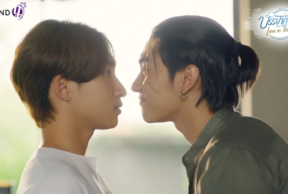 Кадр из дорамы Любовь витает в воздухе