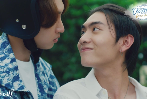 Кадр из дорамы Любовь витает в воздухе