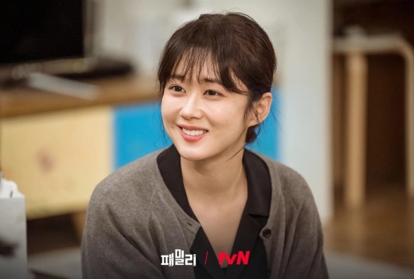 Кадр из дорамы Семья