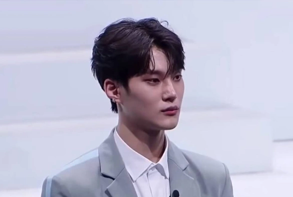 Кадр из дорамы Планета парней