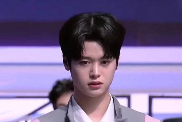 Кадр из дорамы Планета парней