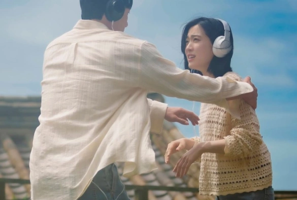 Кадр из дорамы Молодежный лагерь